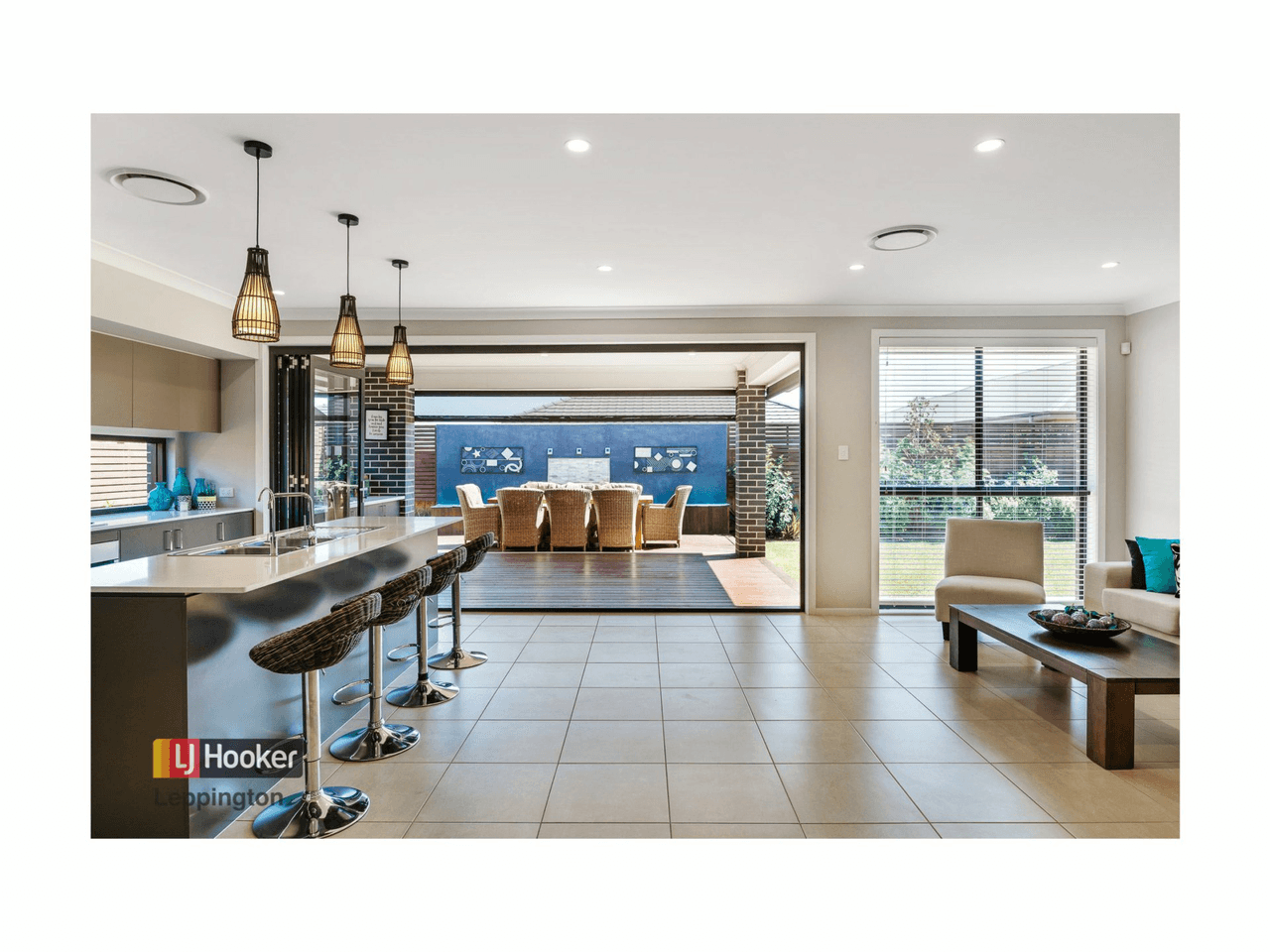 10 Eaglerange Avenue, GLEDSWOOD HILLS, NSW 2557