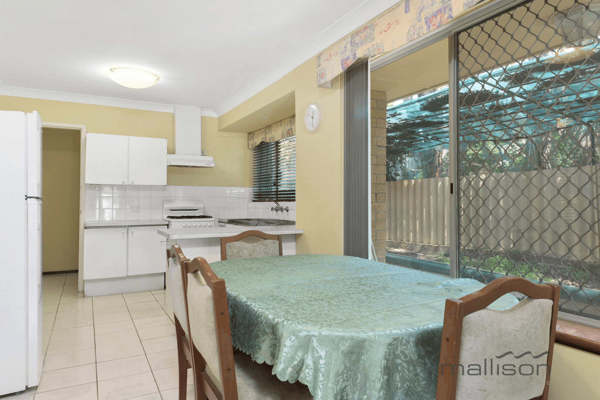 6 Mirria Way, MOUNT NASURA, WA 6112