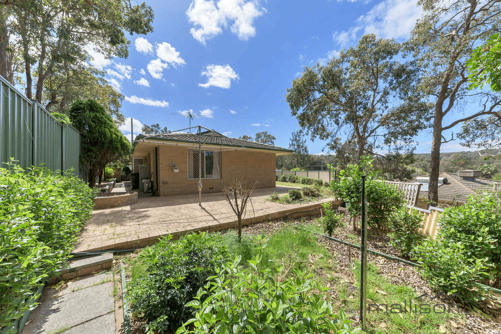 6 Mirria Way, MOUNT NASURA, WA 6112