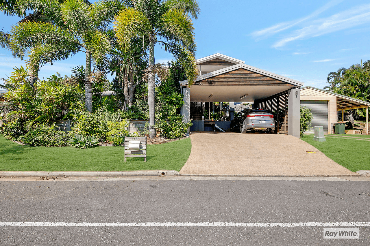 18 Clayton Road, LAMMERMOOR, QLD 4703