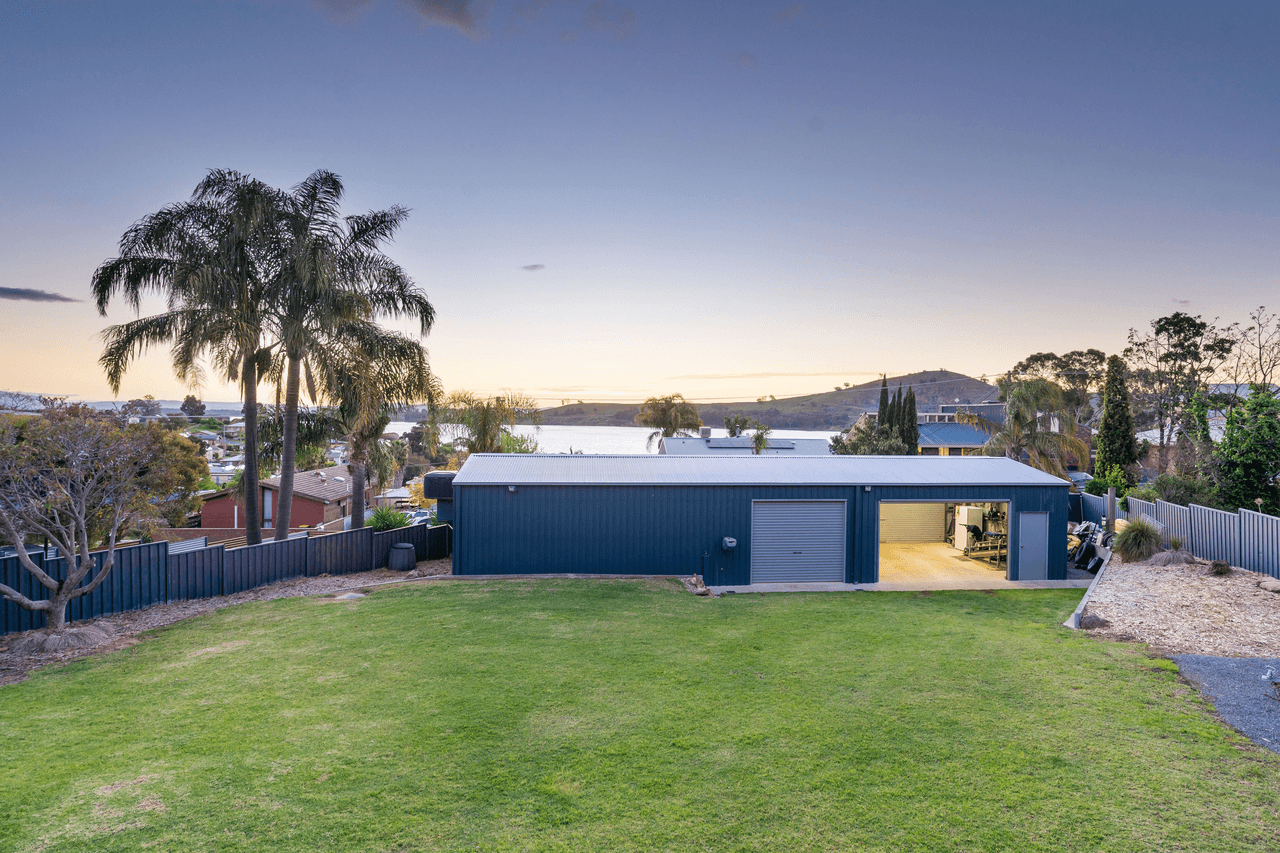 6 Hillcrest Avenue, BELLBRIDGE, VIC 3691