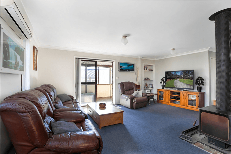 31 Merrett Drive, MOSS VALE, NSW 2577