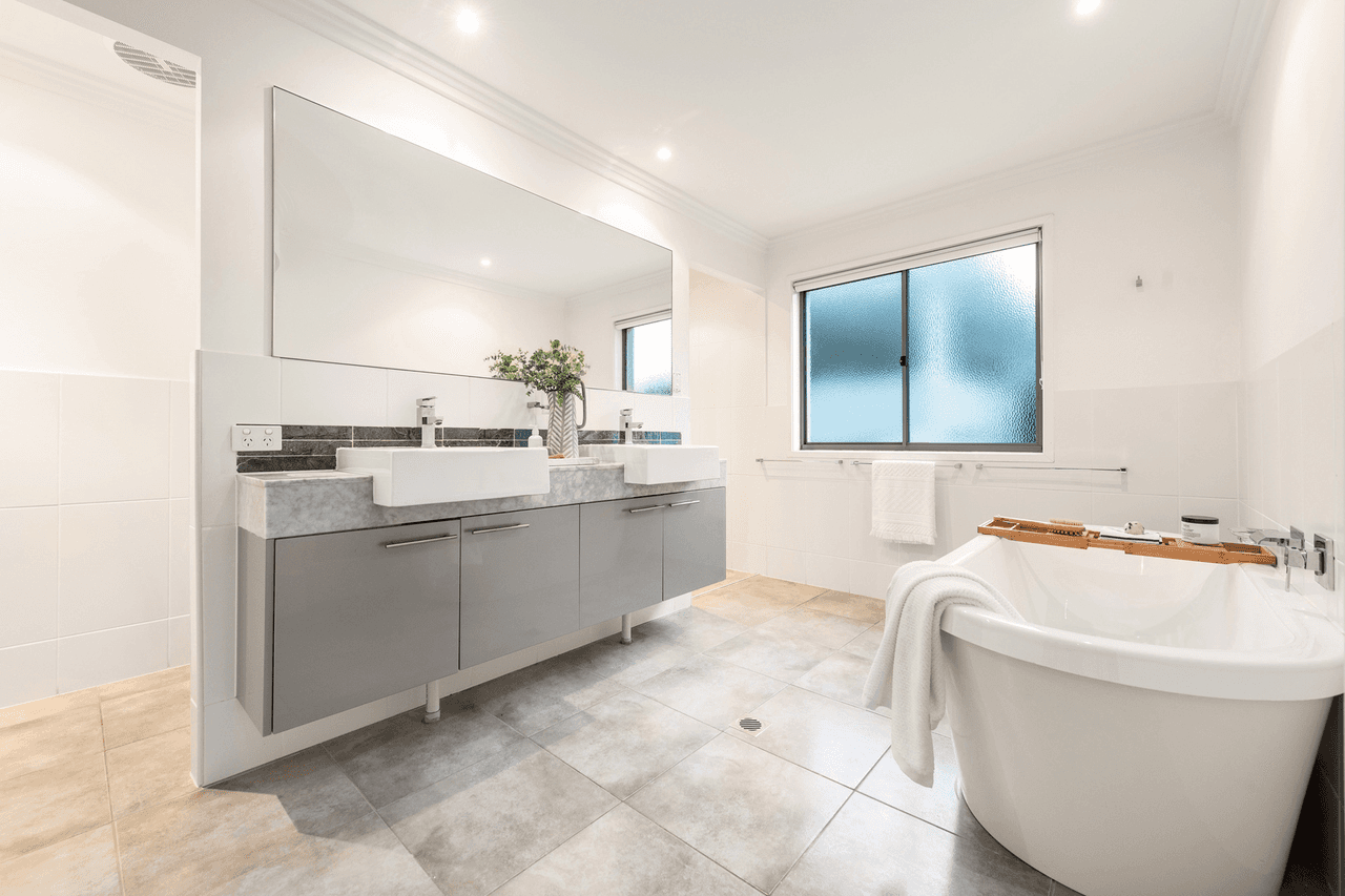 57 Sirius Street, Coorparoo, QLD 4151