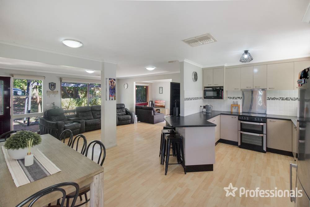 29 Graham Street, Lake Albert, NSW 2650