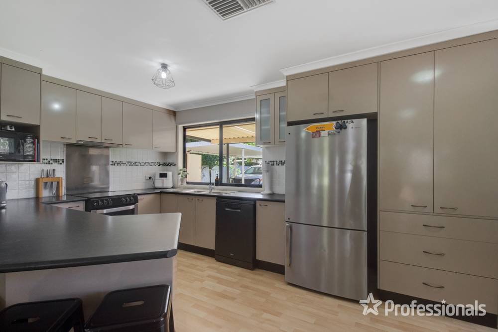 29 Graham Street, Lake Albert, NSW 2650