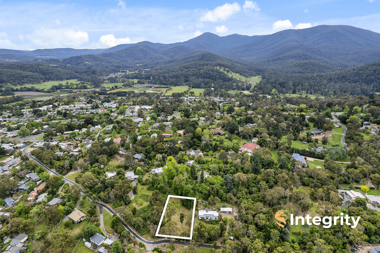 19 Benton Road, Healesville, VIC 3777