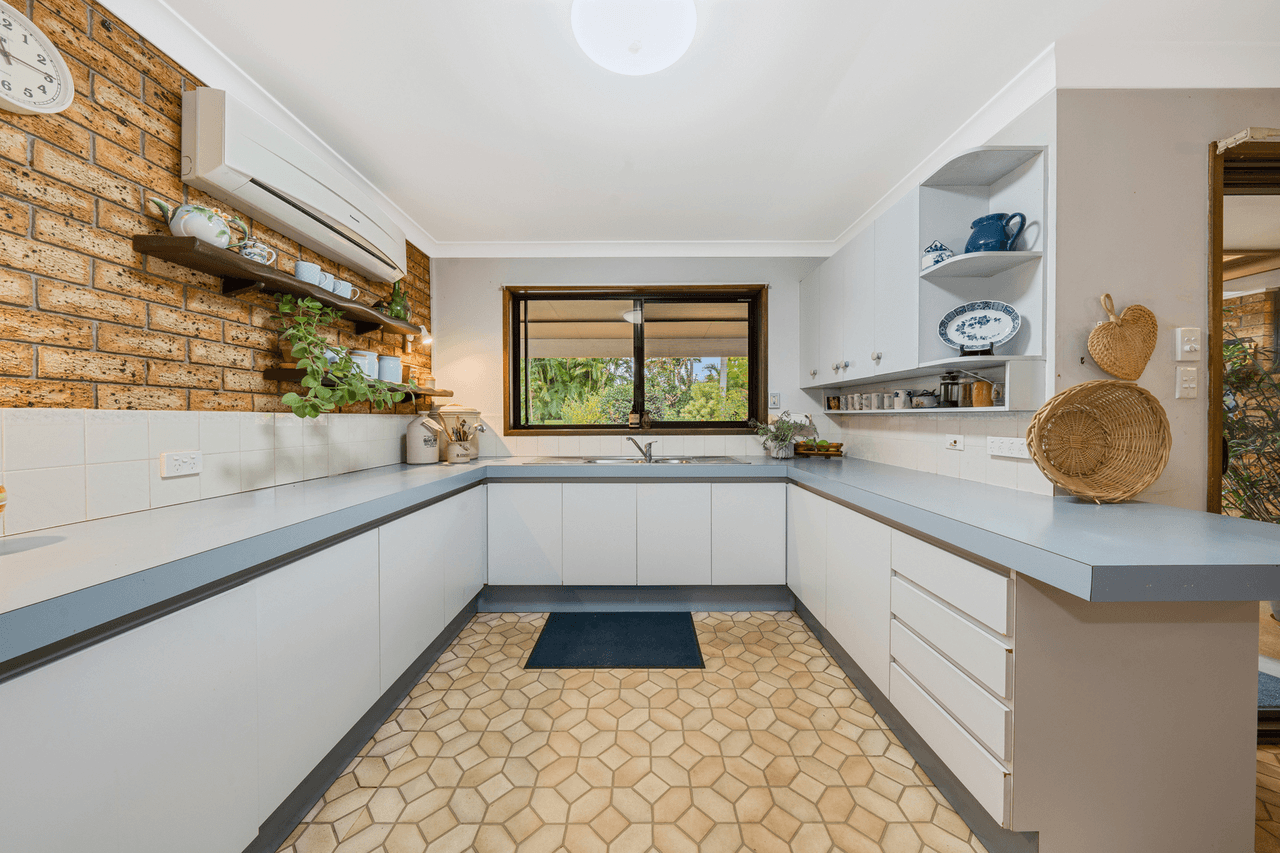 27 Fernbourne Road, Wellington Point, QLD 4160