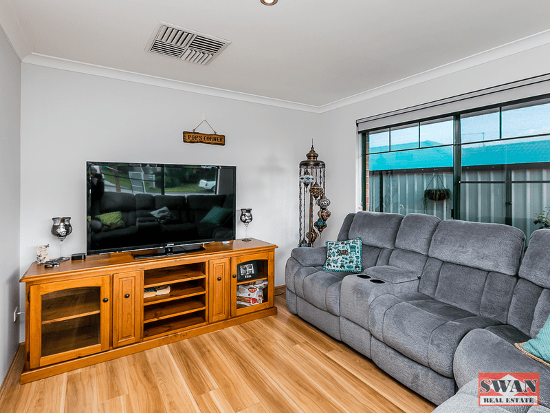 4 Sumreal Cl, Swan View, WA 6056