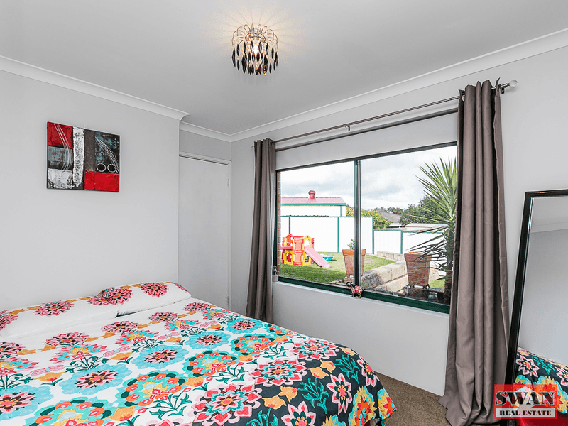 4 Sumreal Cl, Swan View, WA 6056