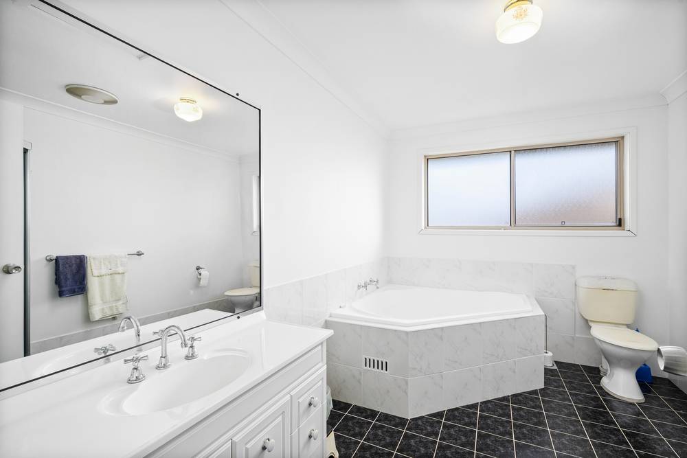 375 Lakedge Avenue, Berkeley Vale, NSW 2261