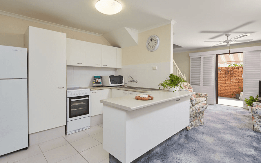 98/170 Bardon Ave, BURLEIGH WATERS, QLD 4220