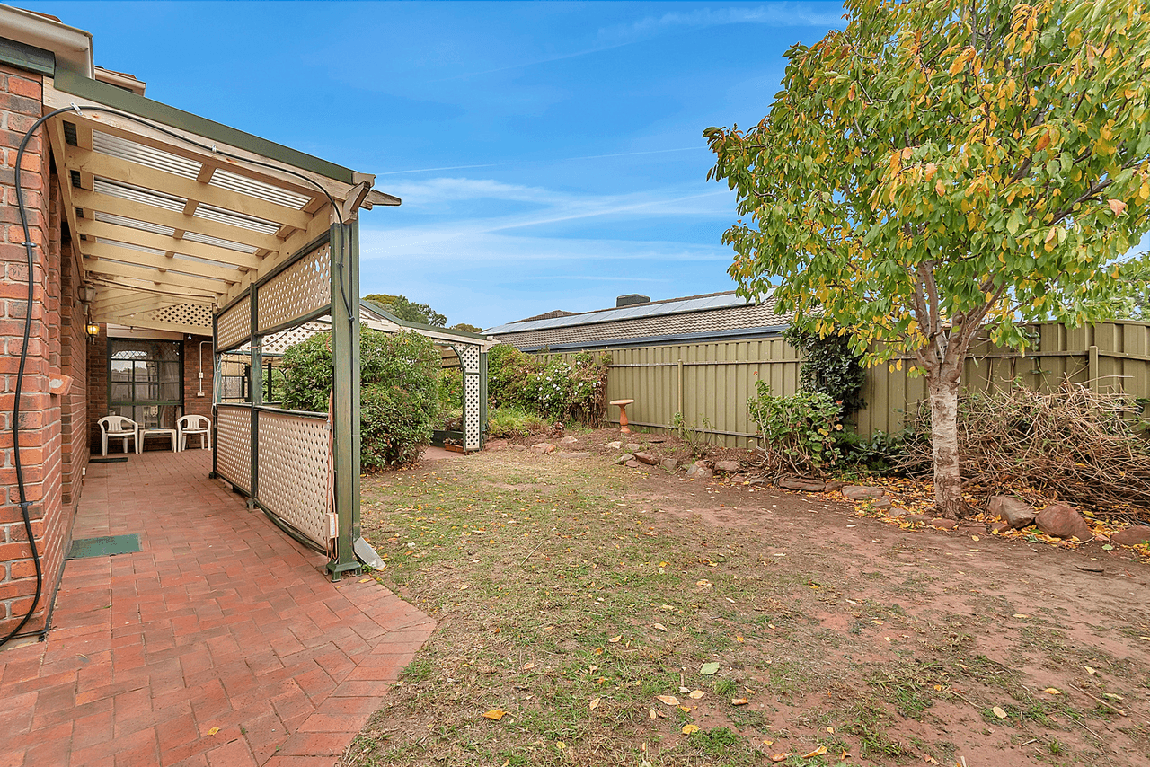 14 SANDALWOOD Court, SALISBURY HEIGHTS, SA 5109