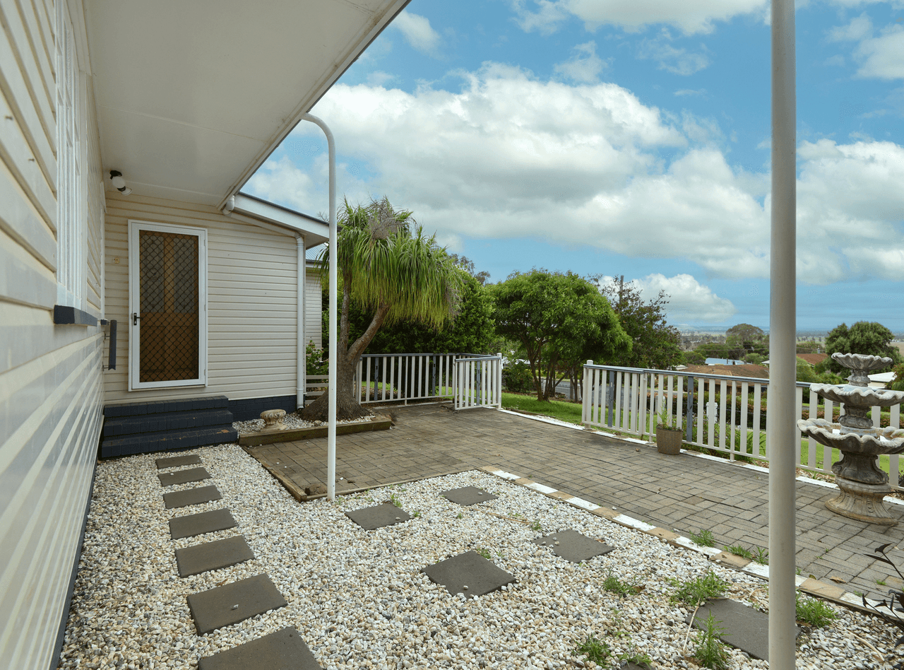 42 Toowoomba Rd, OAKEY, QLD 4401