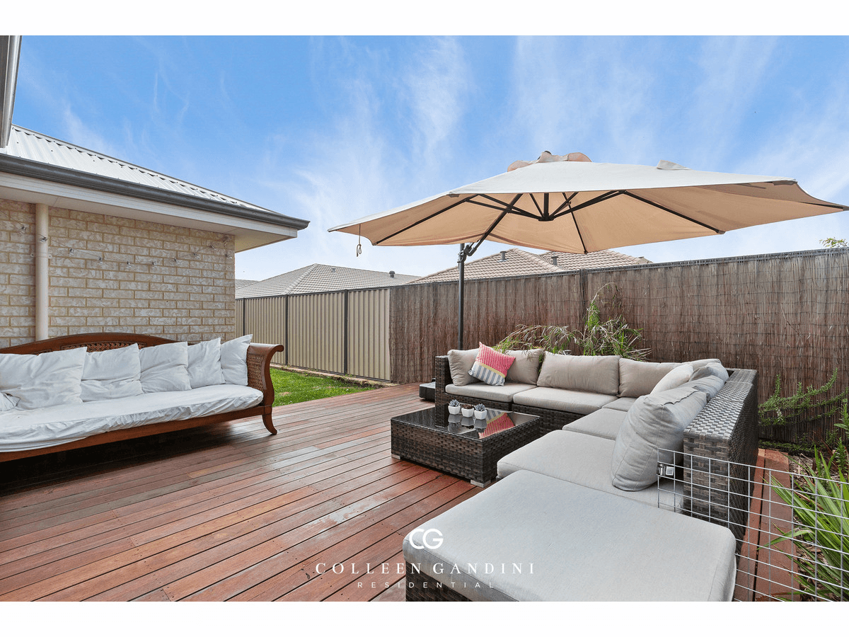 22 Petrona Crescent, Piara Waters, WA 6112