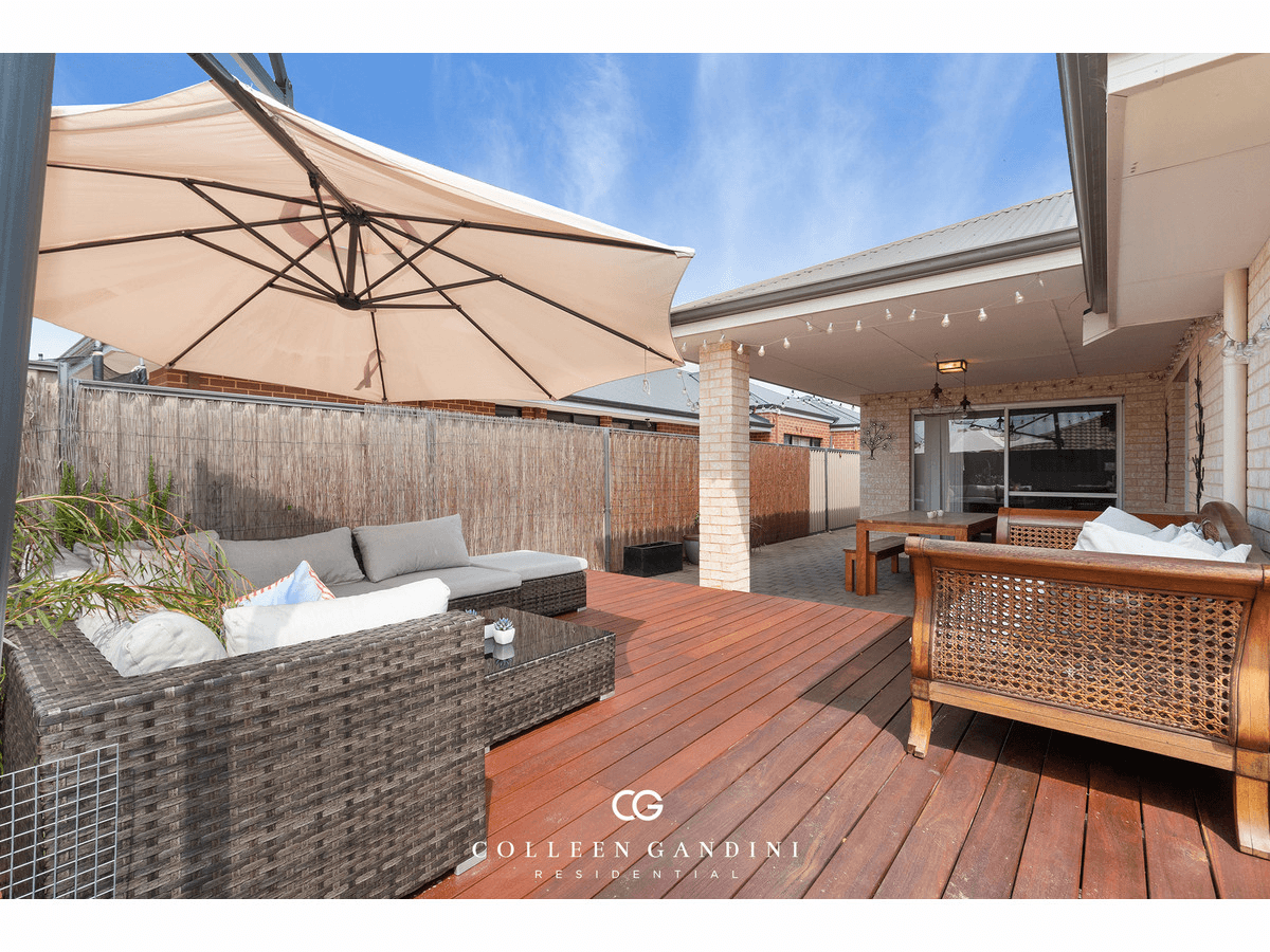 22 Petrona Crescent, Piara Waters, WA 6112