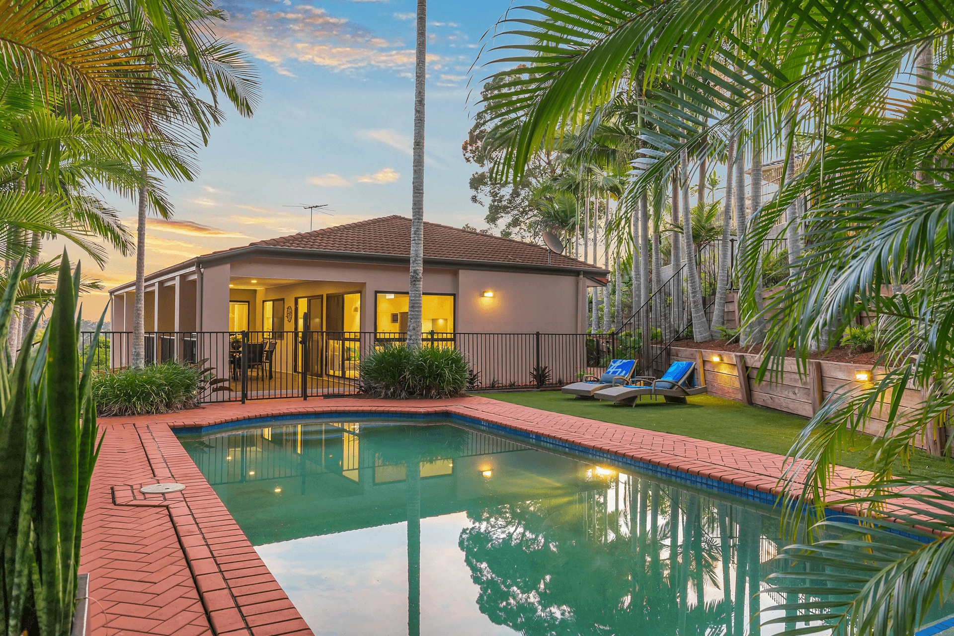 20 Ringway Place, CHAPEL HILL, QLD 4069