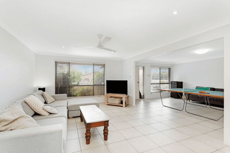 2 Razorbill Street, Burleigh Waters, QLD 4220