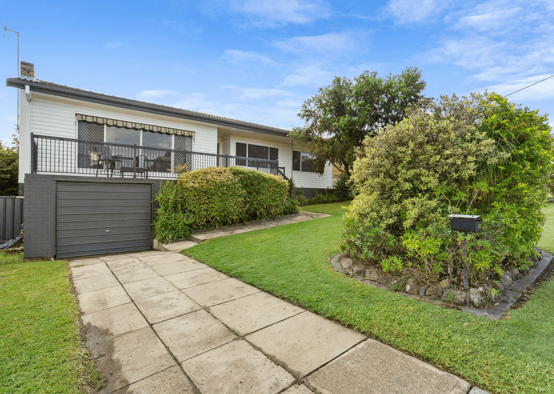 11 Henry Flett Street, TAREE, NSW 2430