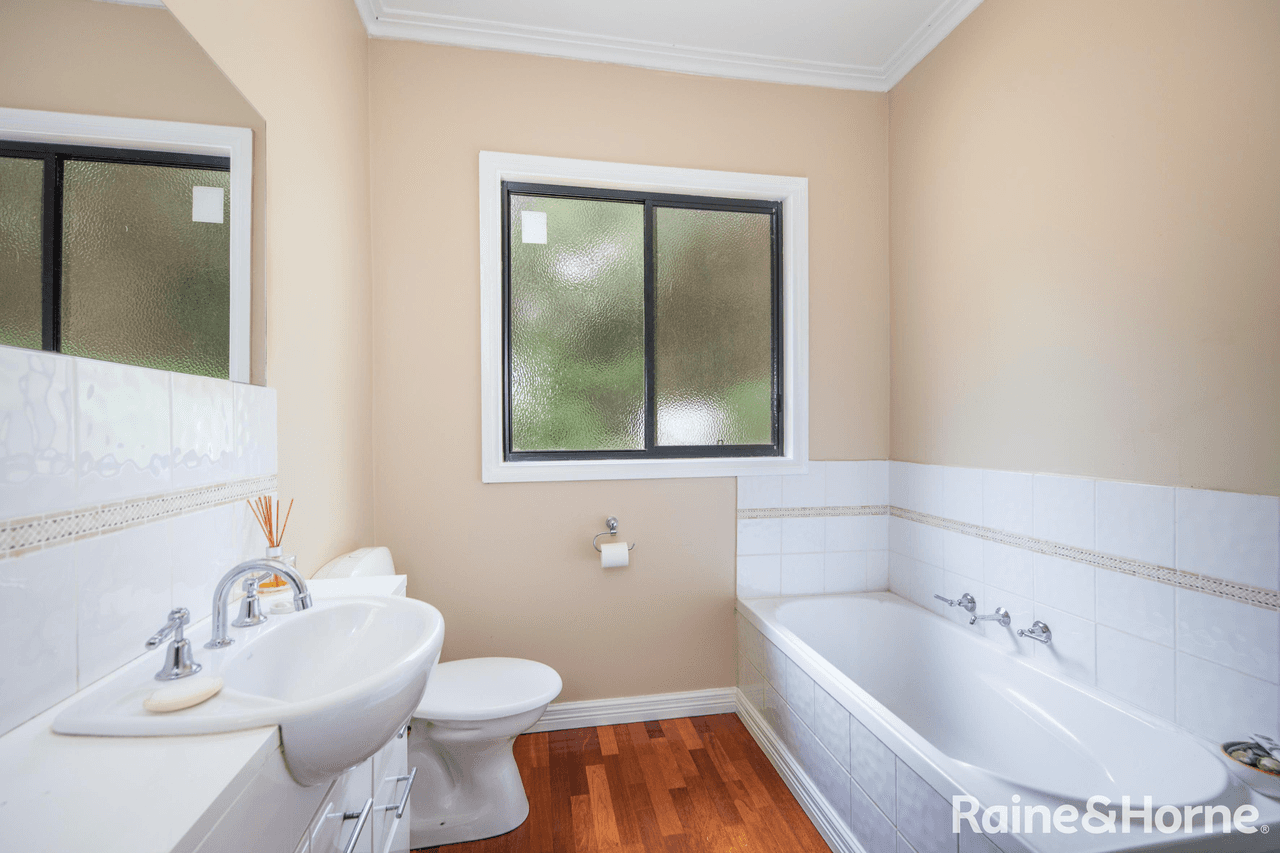 13 Taylors Court, KYNETON, VIC 3444