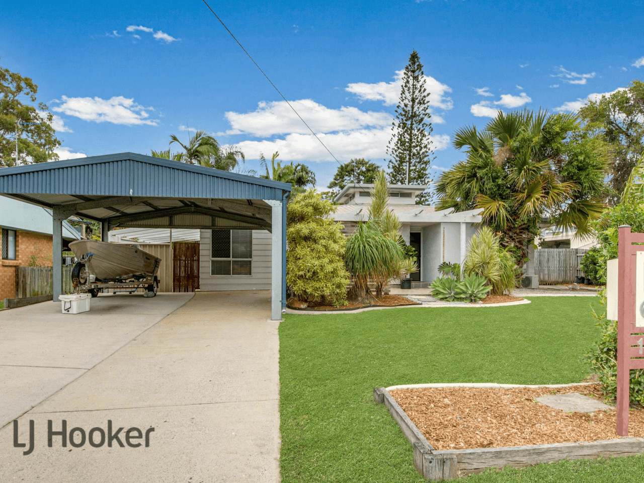 13 Hayes Avenue, BOYNE ISLAND, QLD 4680