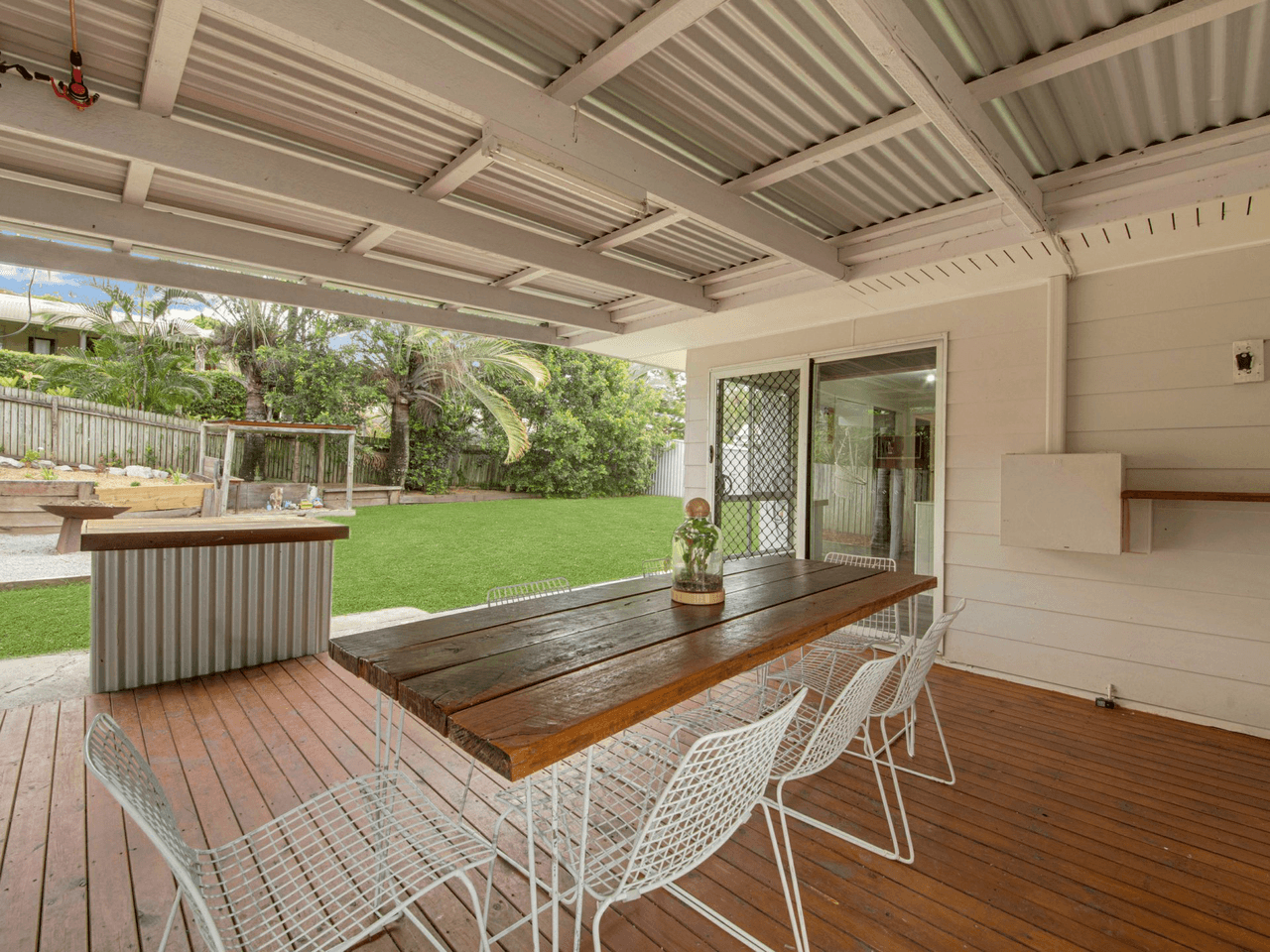 13 Hayes Avenue, BOYNE ISLAND, QLD 4680