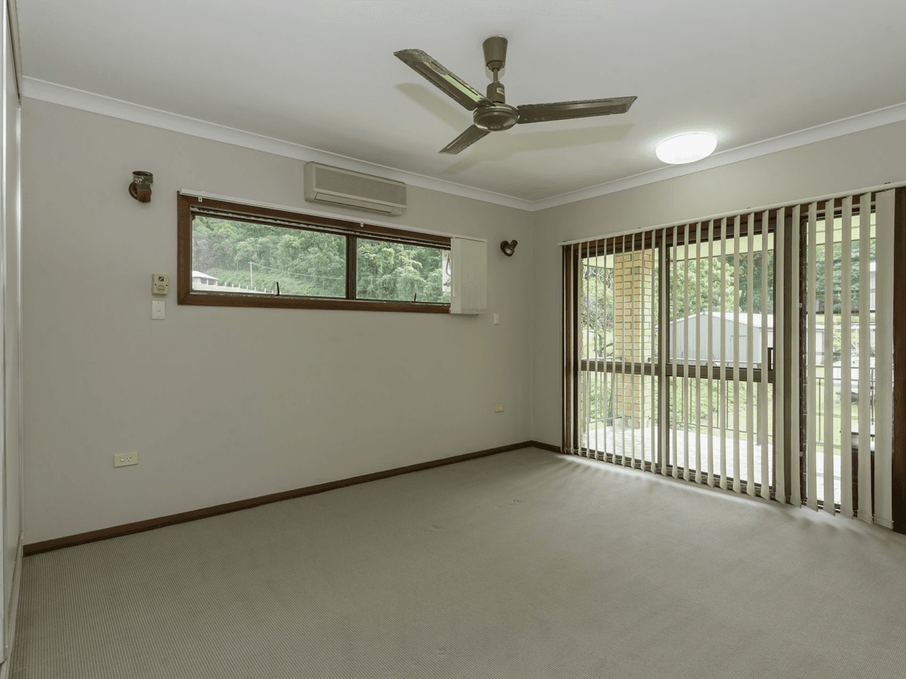 6 Rocky Point School Road, ROCKY POINT, QLD 4873