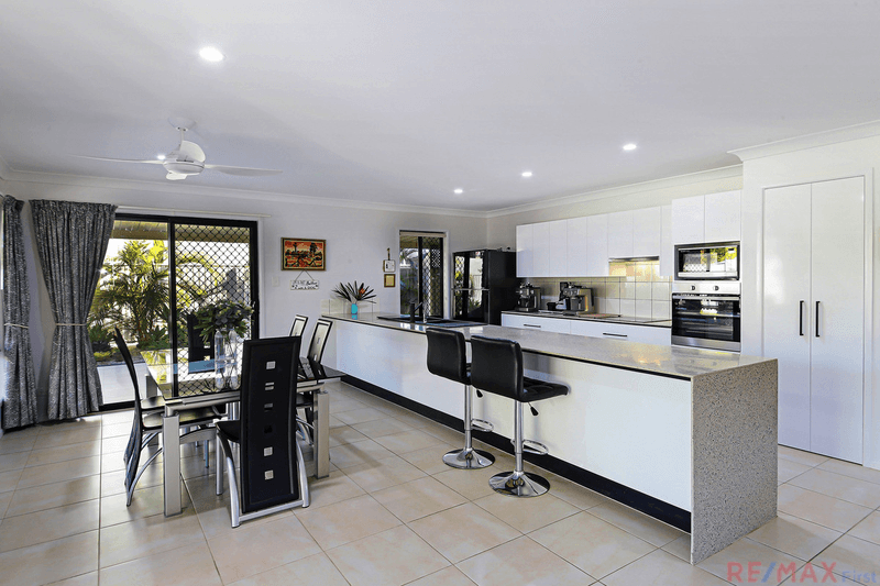 7 Cooloola Court, Little Mountain, QLD 4551