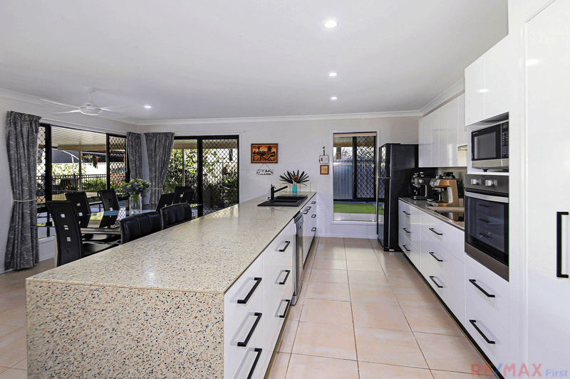 7 Cooloola Court, Little Mountain, QLD 4551