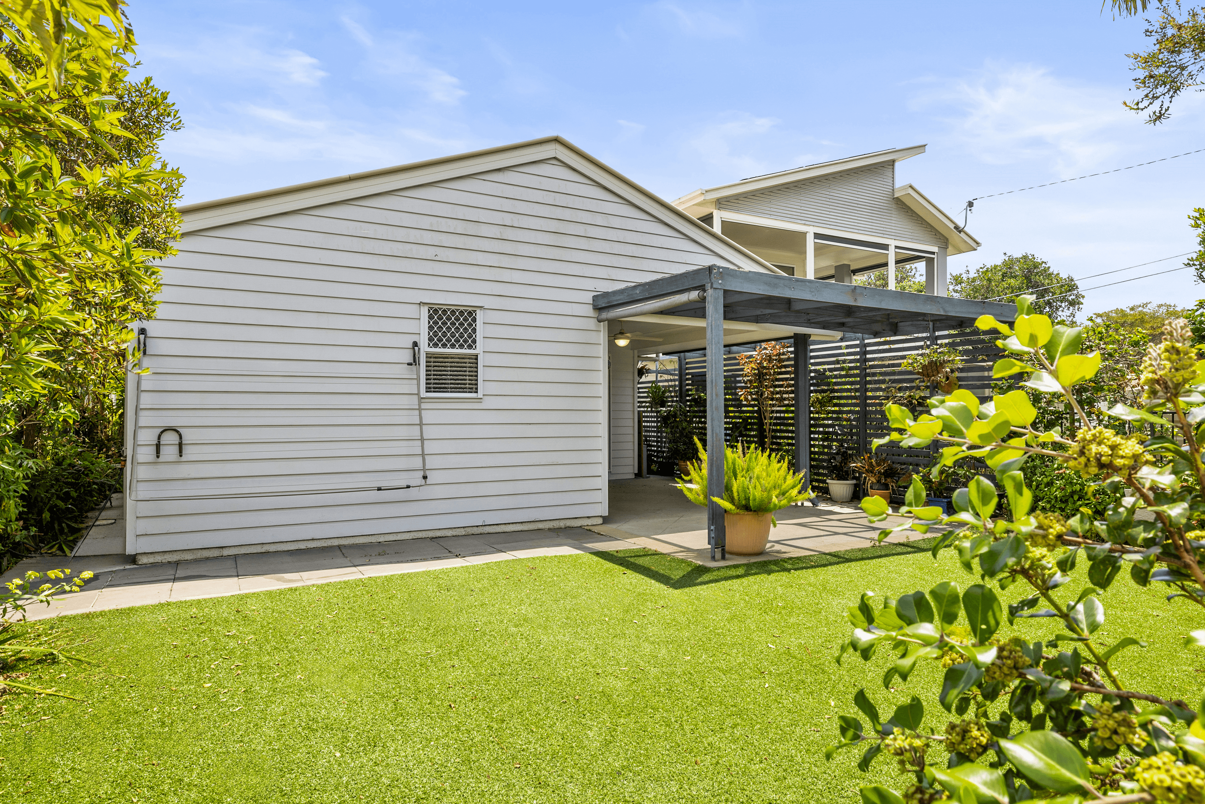 94 Sibley Road, WYNNUM WEST, QLD 4178