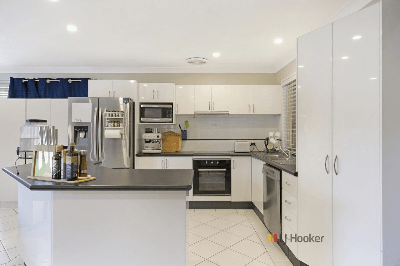 14 Tarwhine Avenue, CHAIN VALLEY BAY, NSW 2259