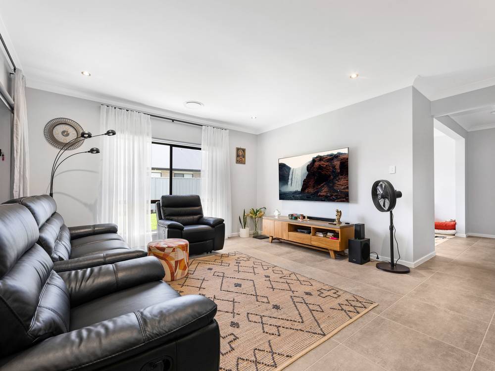 12 Rosemary Court, NIKENBAH, QLD 4655