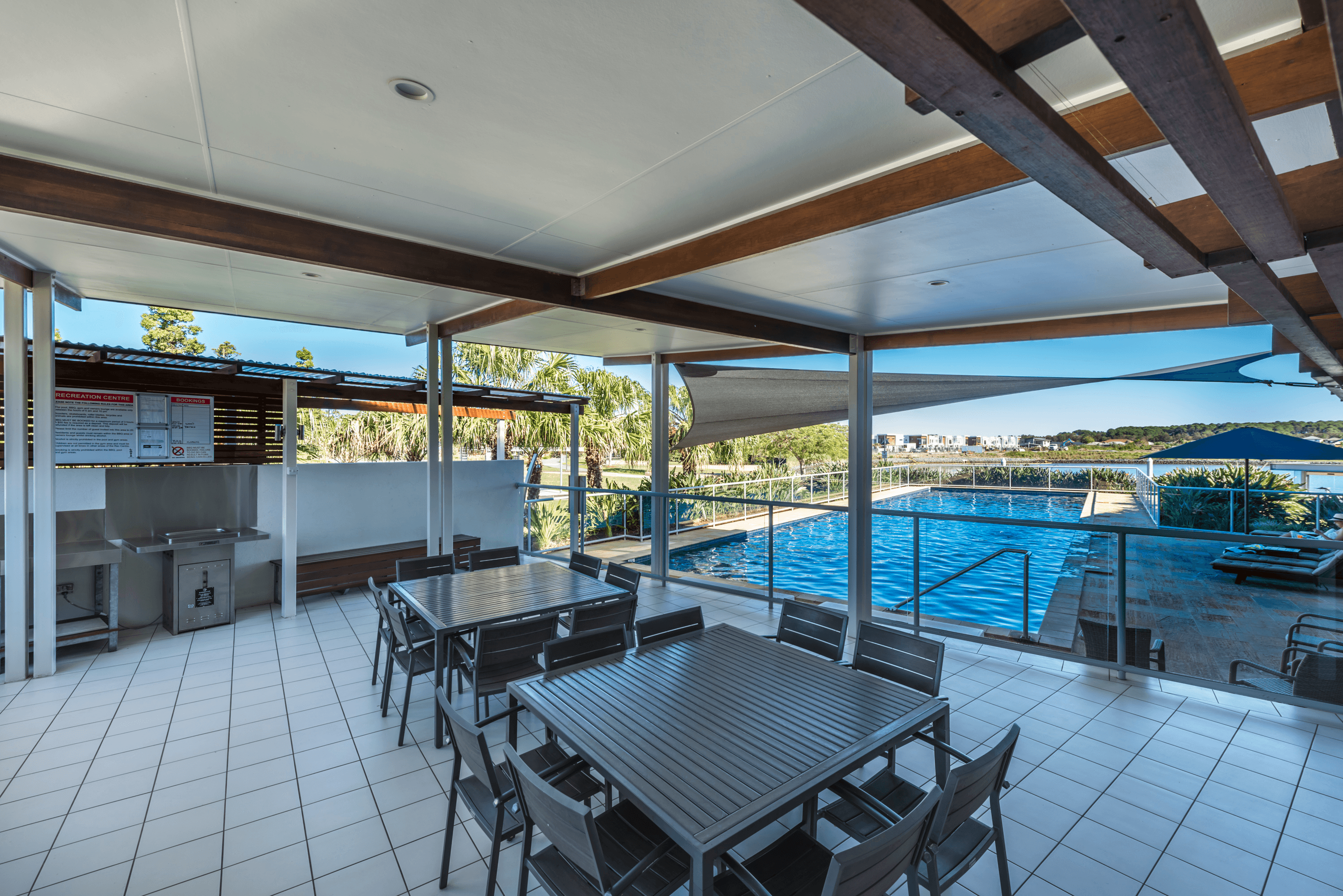 15 Leeside Place, HOPE ISLAND, QLD 4212