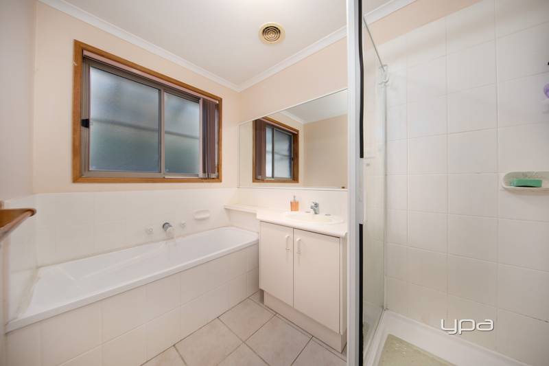 2/53 Dundee Way, Sydenham, VIC 3037