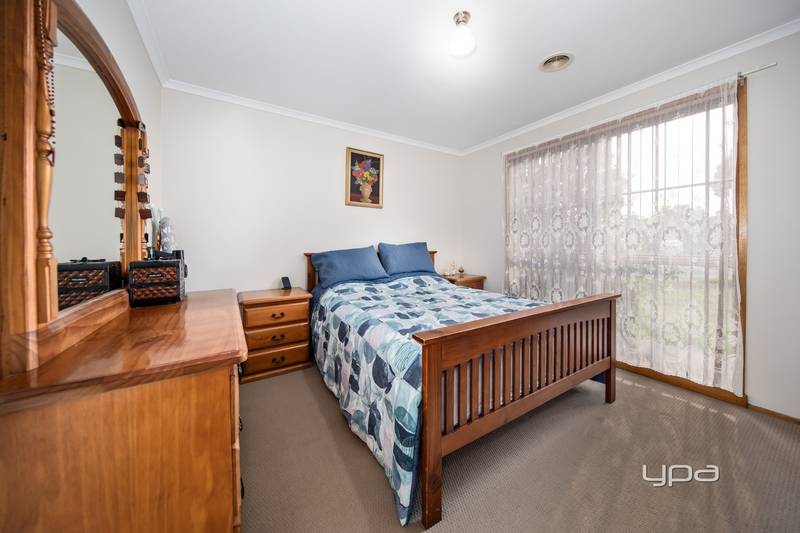 2/53 Dundee Way, Sydenham, VIC 3037