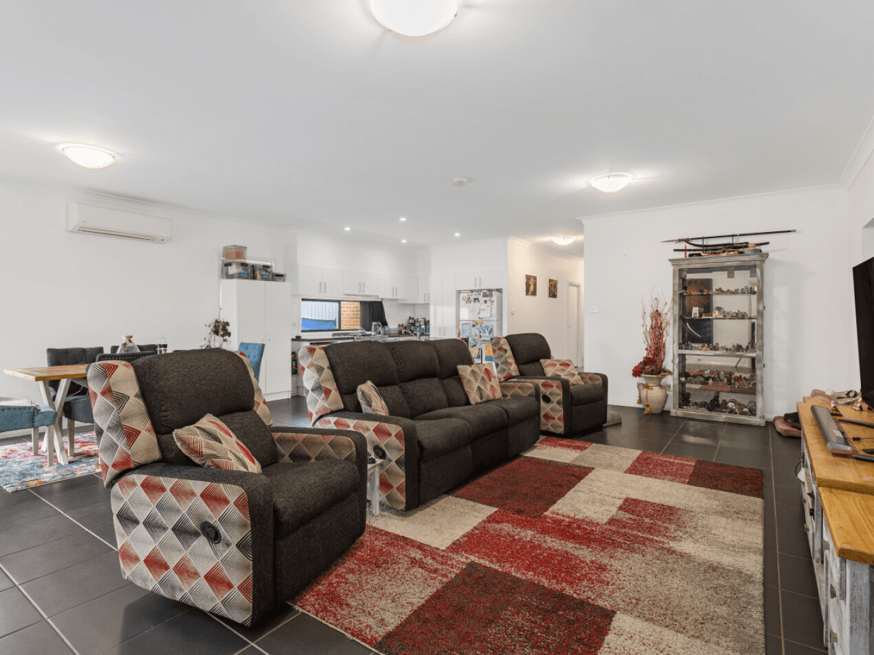 9 Elimatta Avenue, JORDAN SPRINGS, NSW 2747