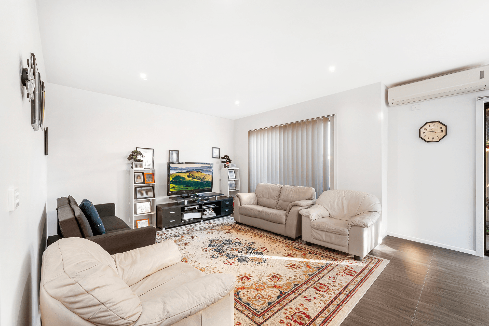 4/3 Scarborough Crescent, Harkness, VIC 3337