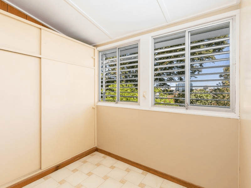 1 Milford Street, IPSWICH, QLD 4305