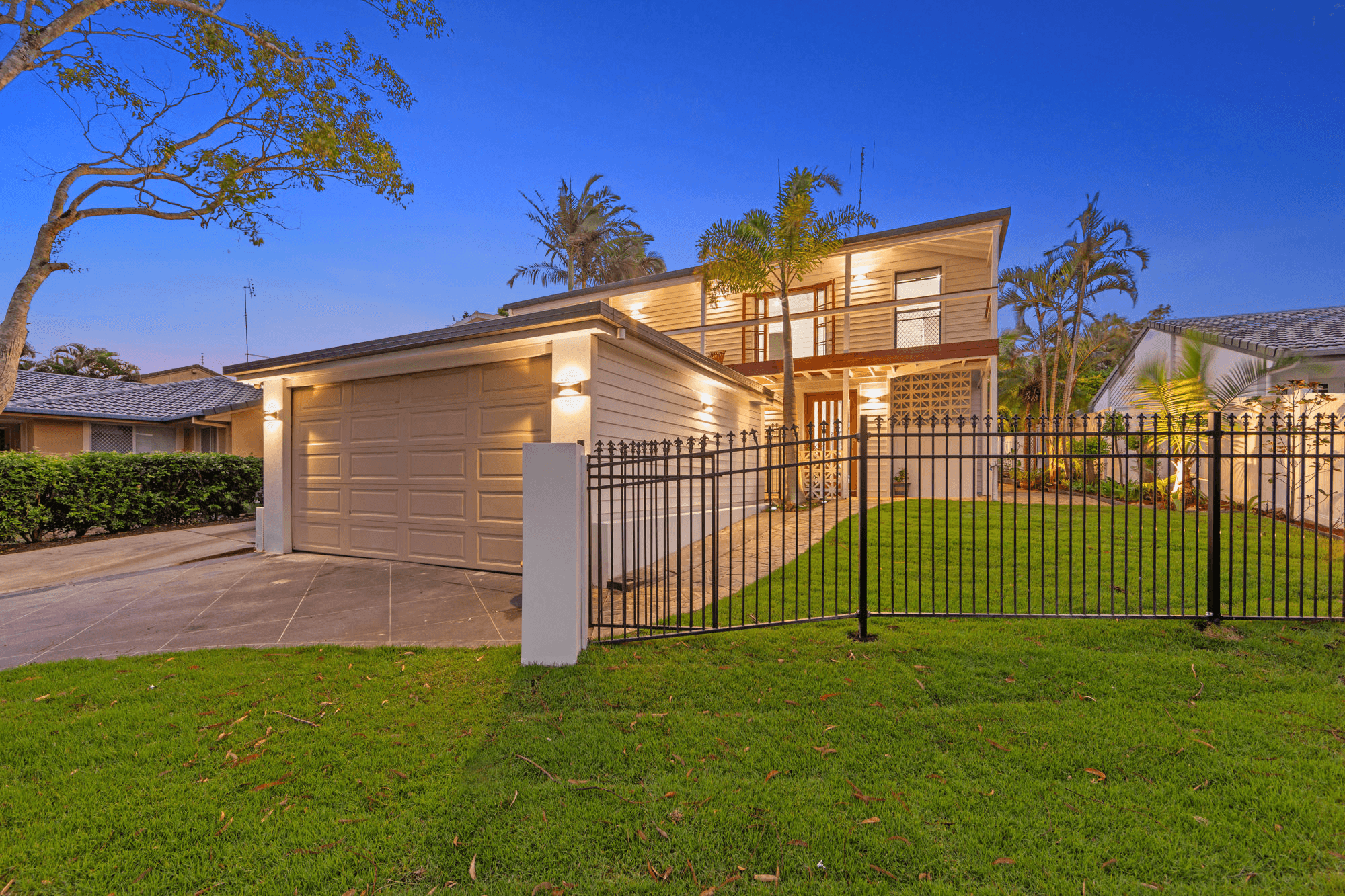 20 Evans Drive, BENOWA, QLD 4217