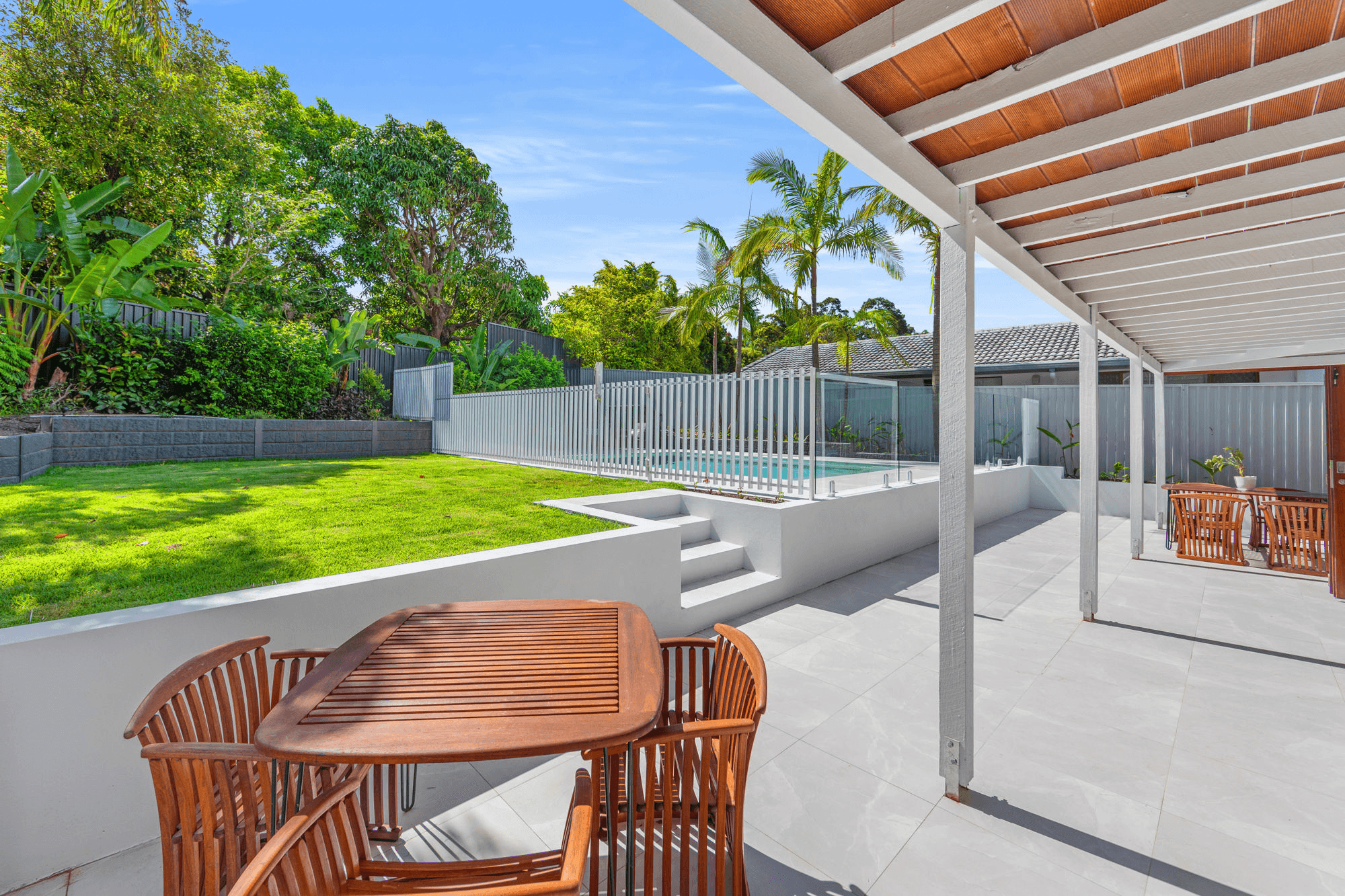 20 Evans Drive, BENOWA, QLD 4217