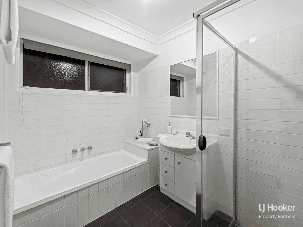 56 Allenby Crescent, WINDAROO, QLD 4207