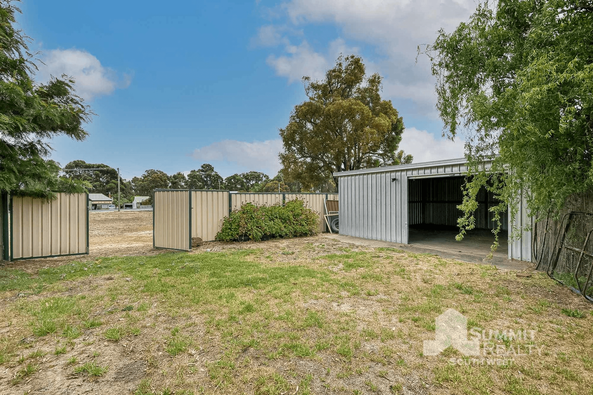 22 Raymond Street, Collie, WA 6225