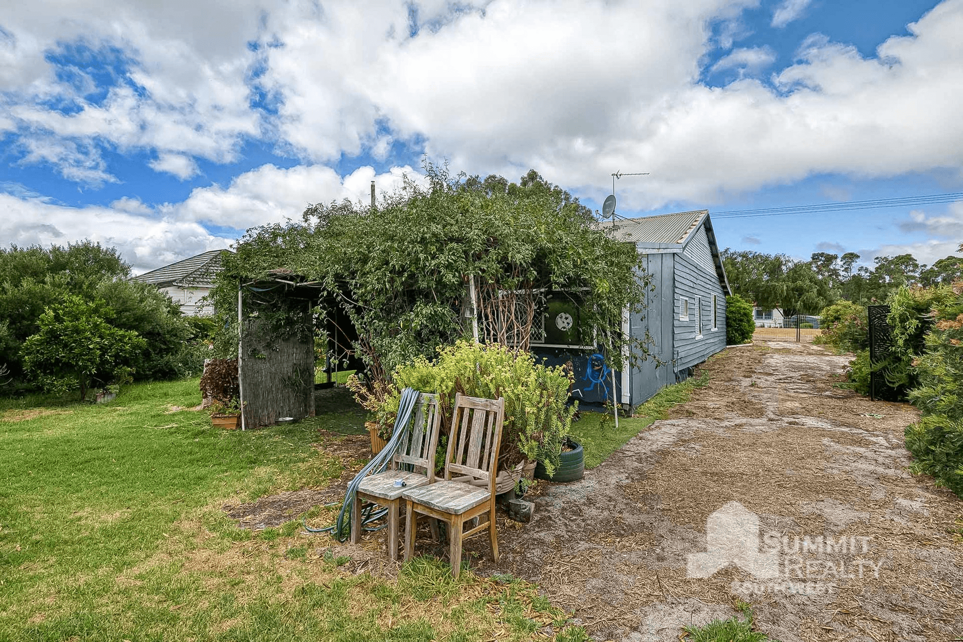 22 Raymond Street, Collie, WA 6225