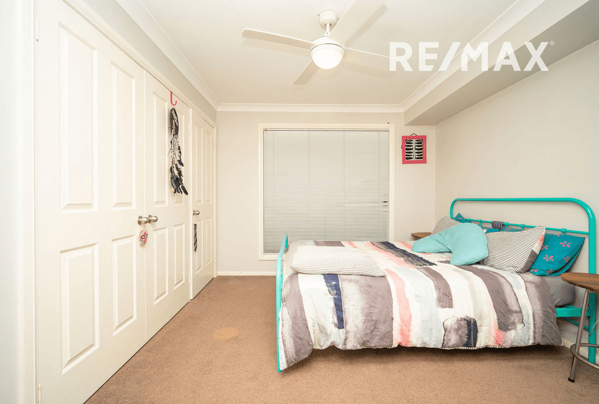 22 Womboin Crescent, GLENFIELD PARK, NSW 2650