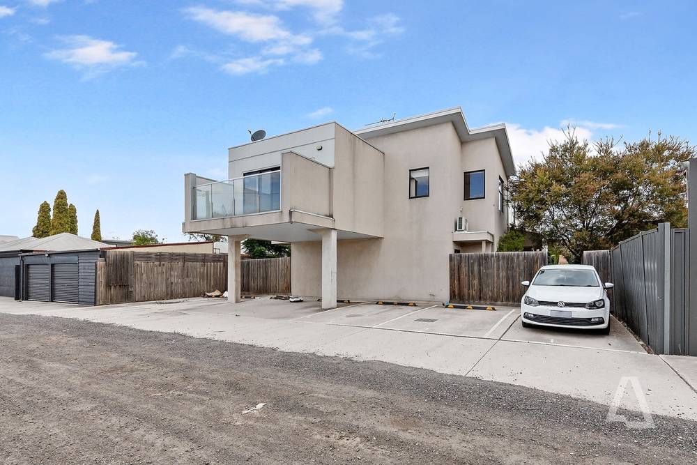 2/116 Ballarat Road, Maidstone, VIC 3012