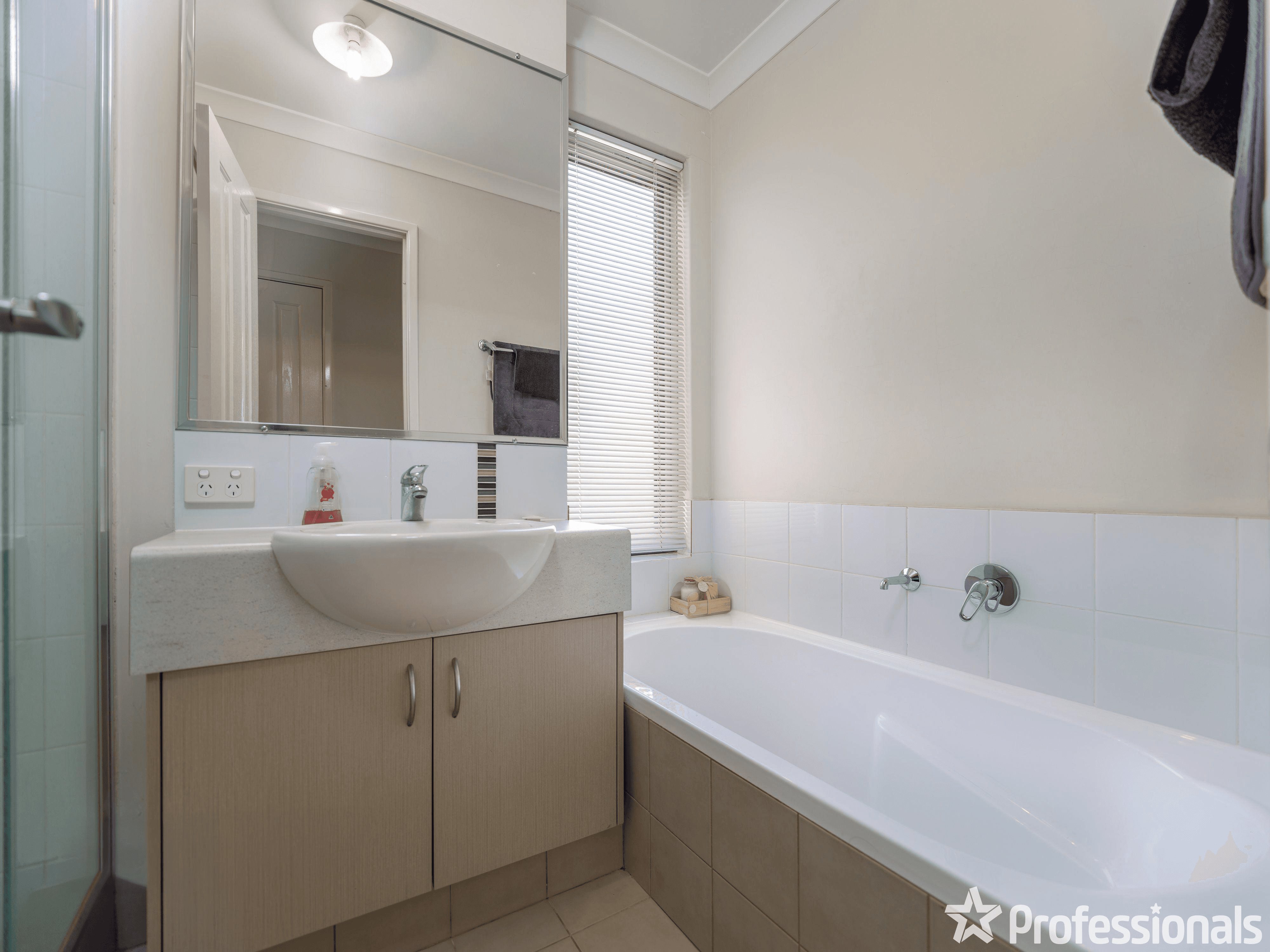 4/4 George Street, MIDLAND, WA 6056