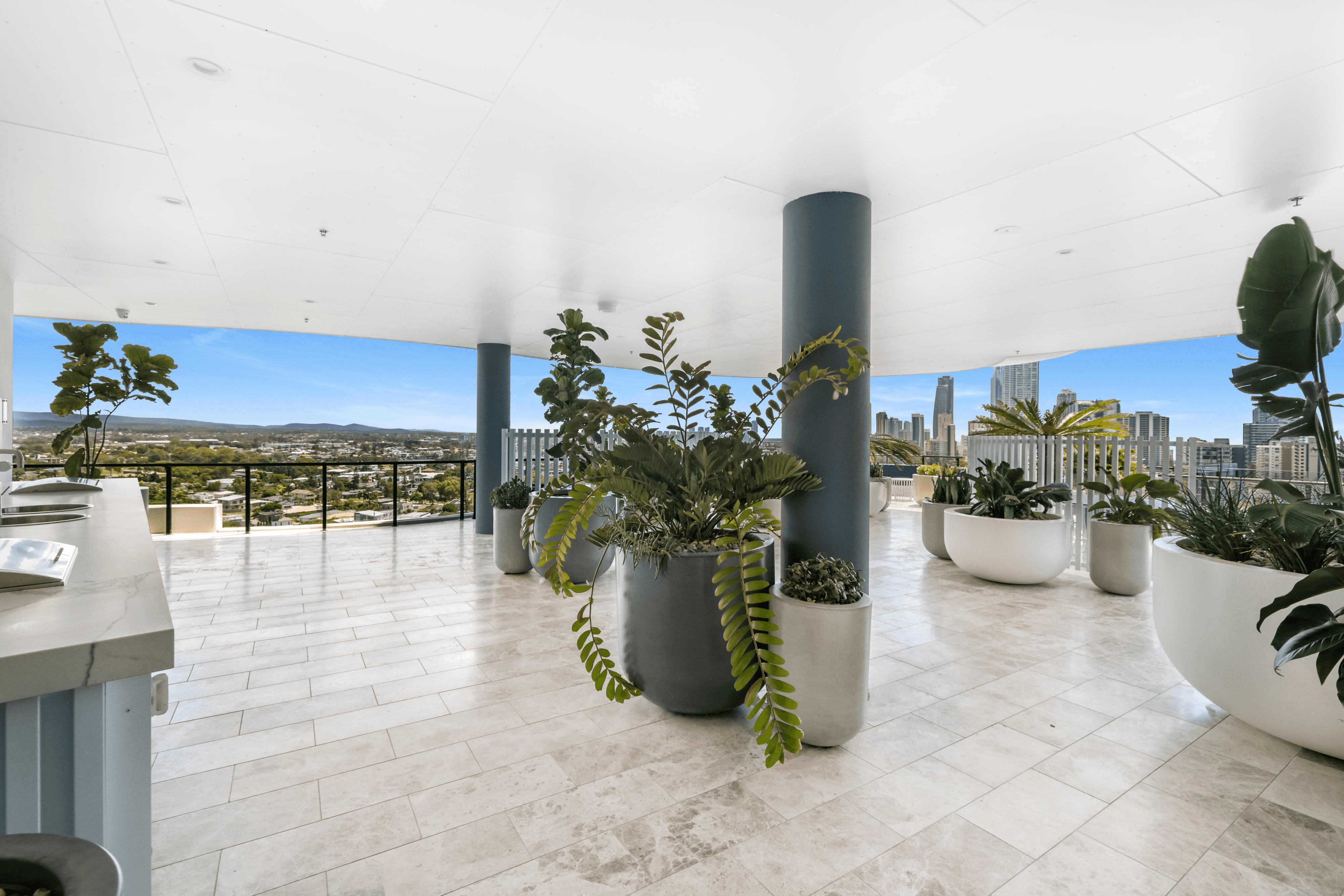 508/15-17 Cannes Avenue, SURFERS PARADISE, QLD 4217