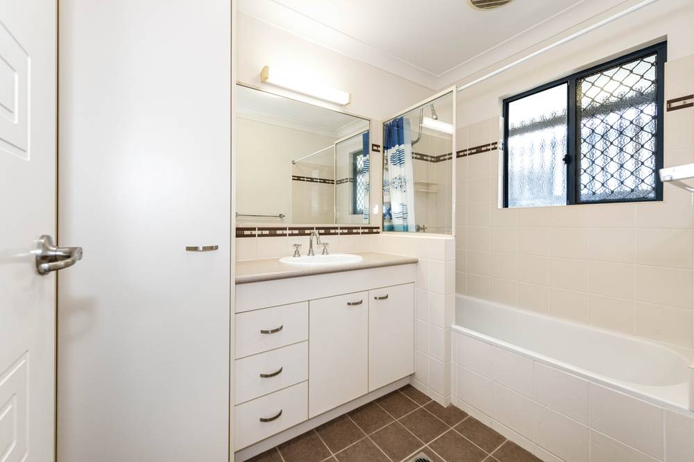 1/15 High Street, WALKERSTON, QLD 4751