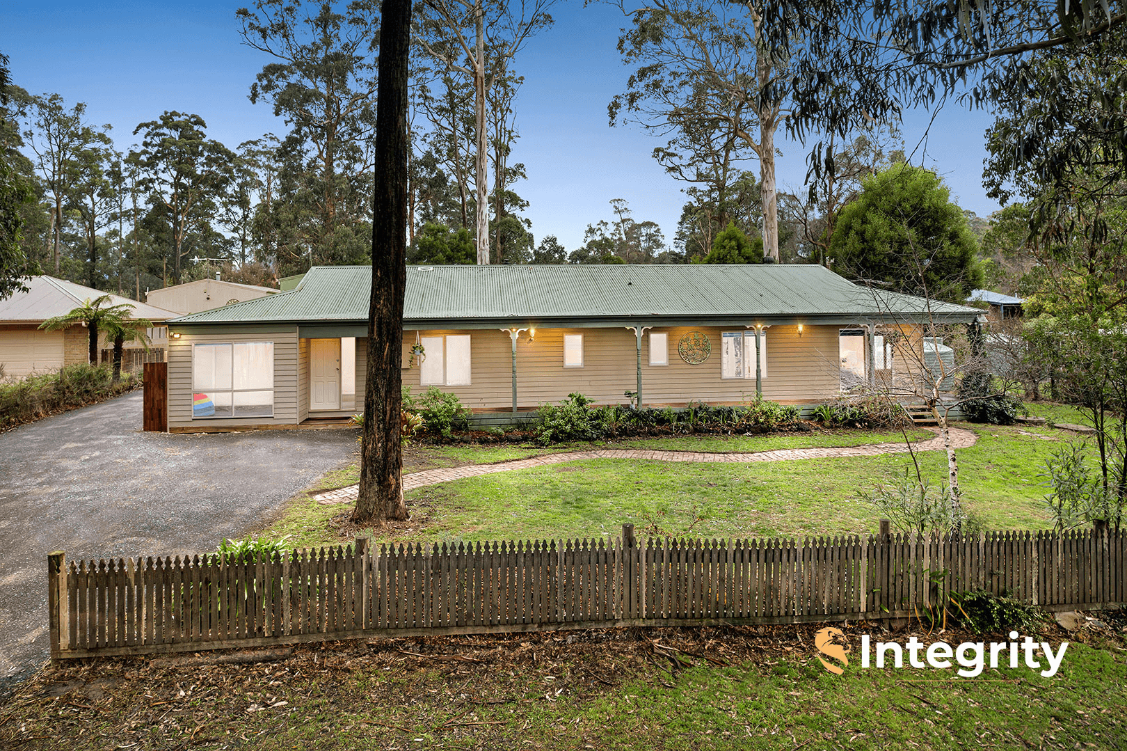 11 Sycamore Grove, Kinglake, VIC 3763