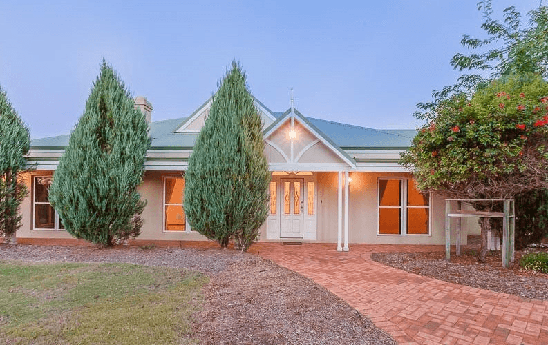 28 Heritage Drive, ROLEYSTONE, WA 6111