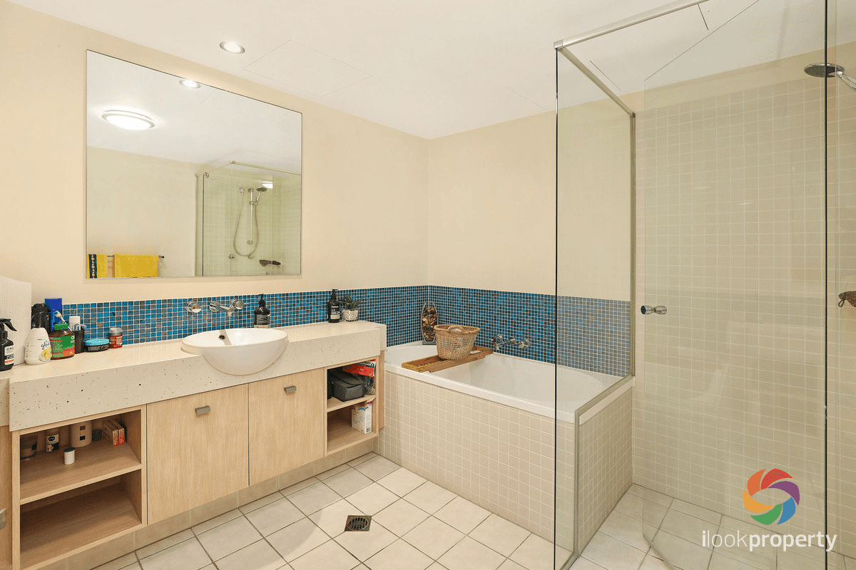 407/11 Nicklin Way, MINYAMA, QLD 4575